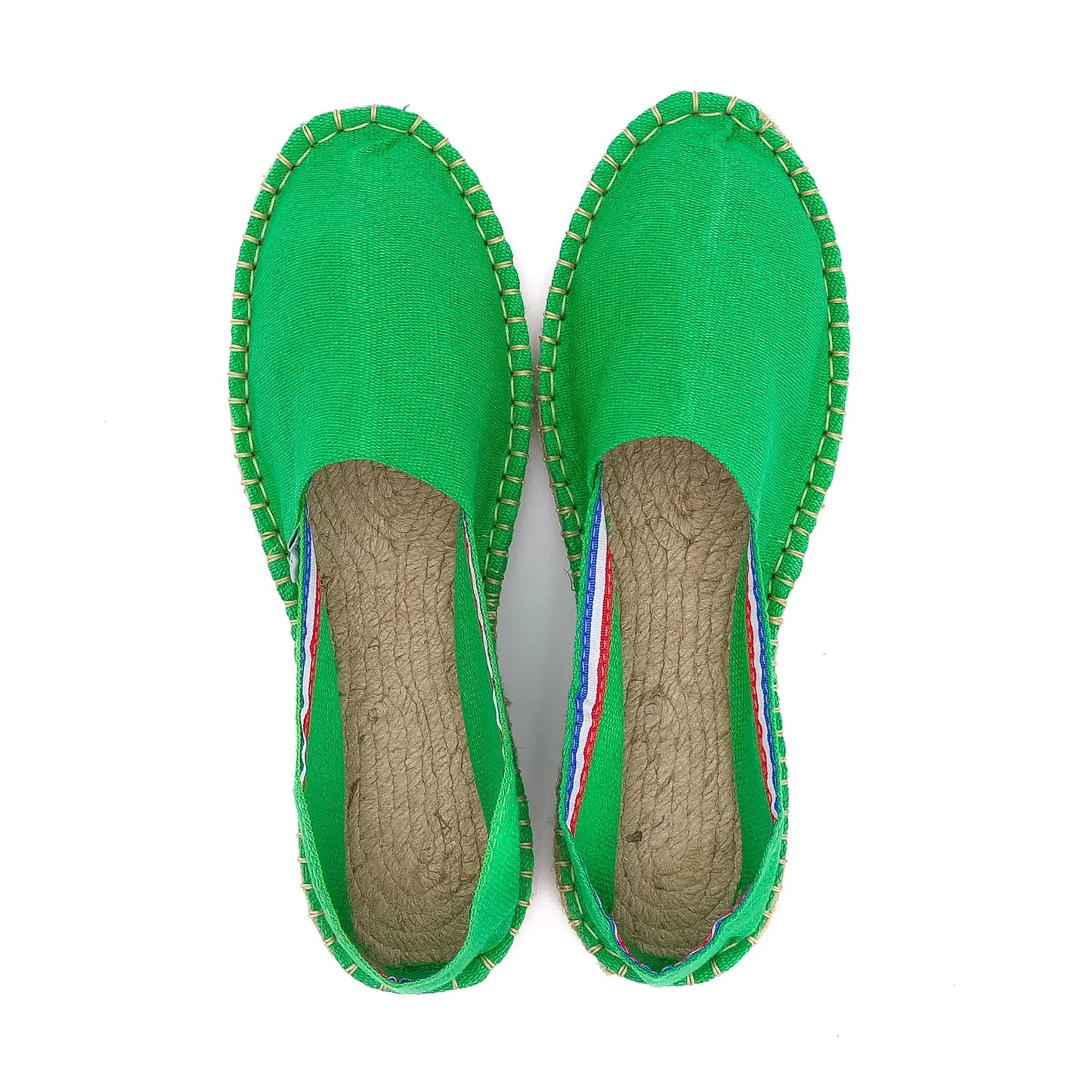 Vue de haut de l'espadrille vert prairie