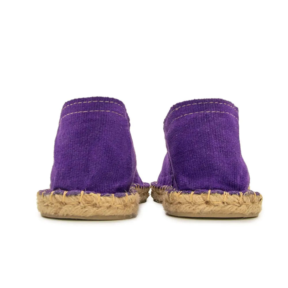 Vue du talon de l'espadrille violette