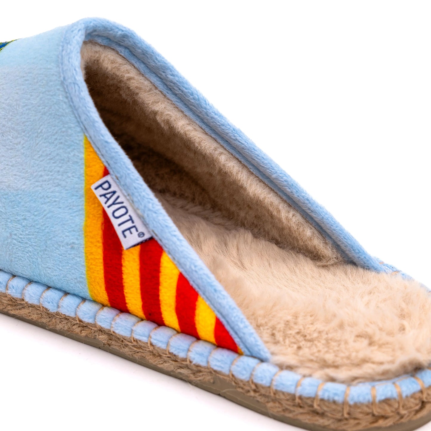 La mule fourrée USAP bleue est fabriquée à Perpignan