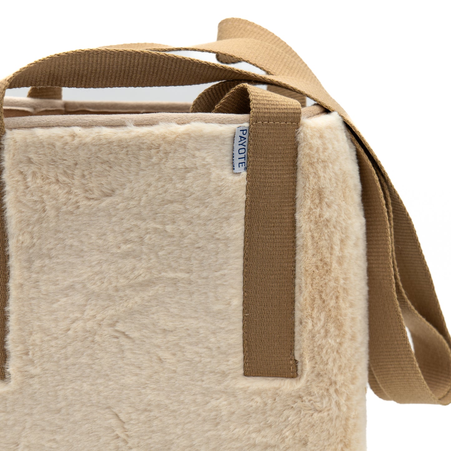 Vue rapprochée du sac espadrille fourré blanc