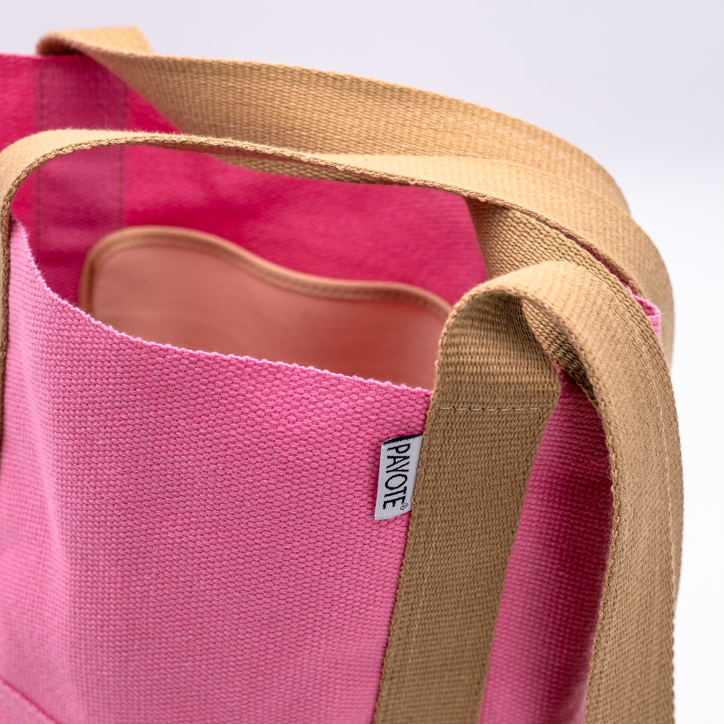 Zoom sur le sac espadrille rose