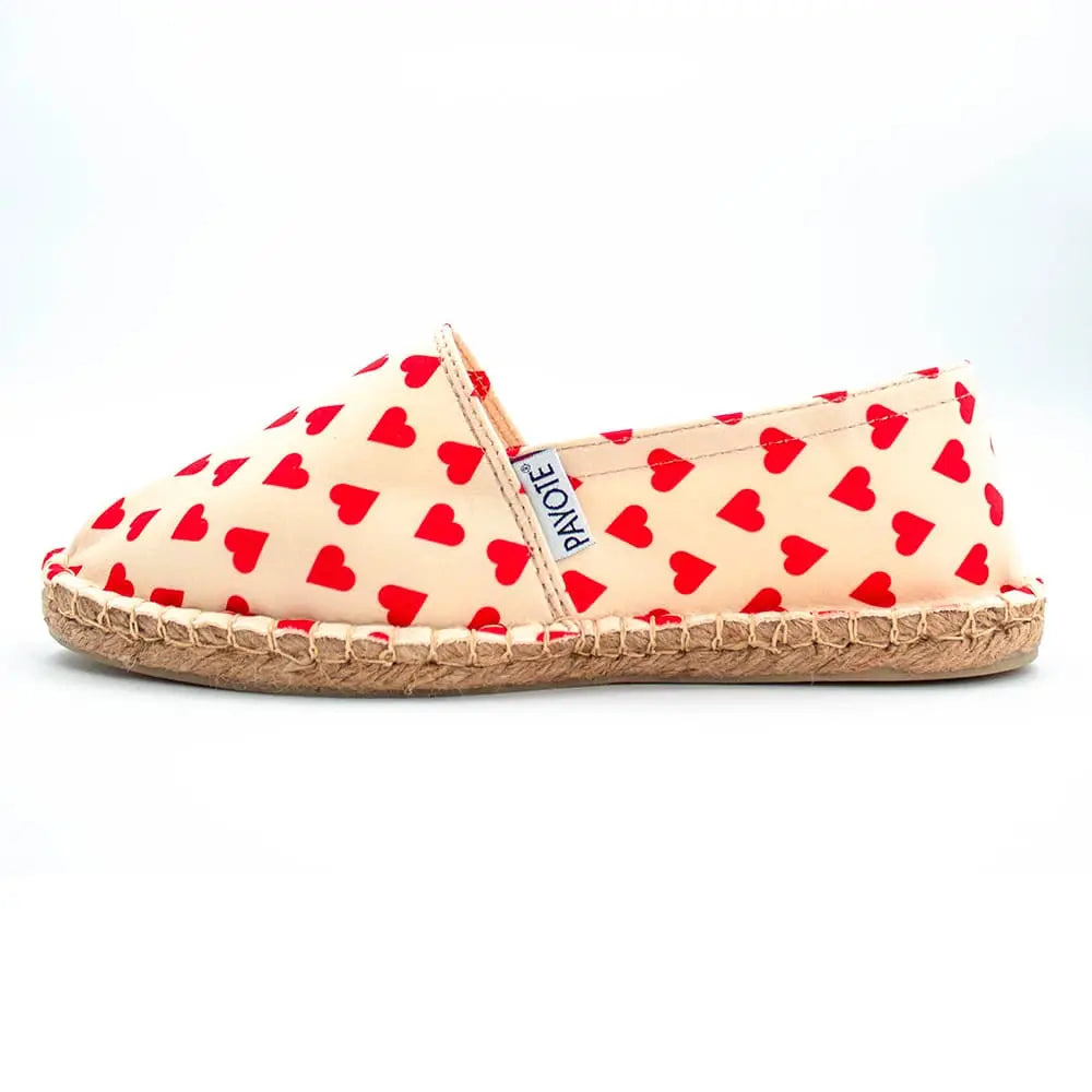 Espadrile à l'imprimé coeurs rouges
