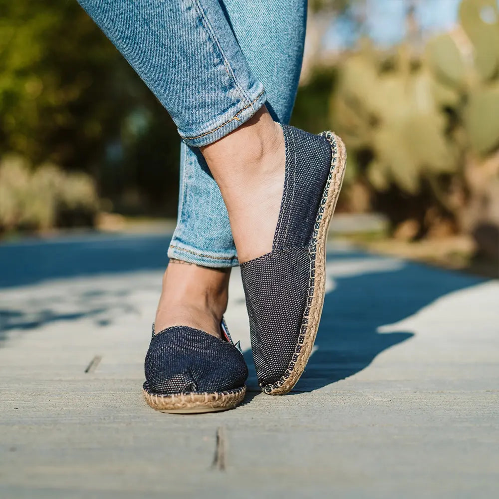 Paire d'espadrille jeans portée