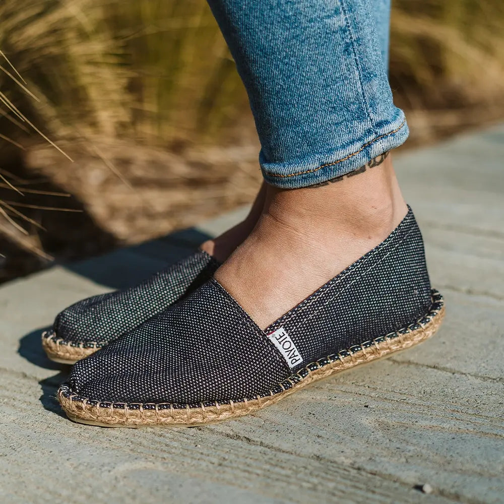 Espadrille jeans portée à la plage