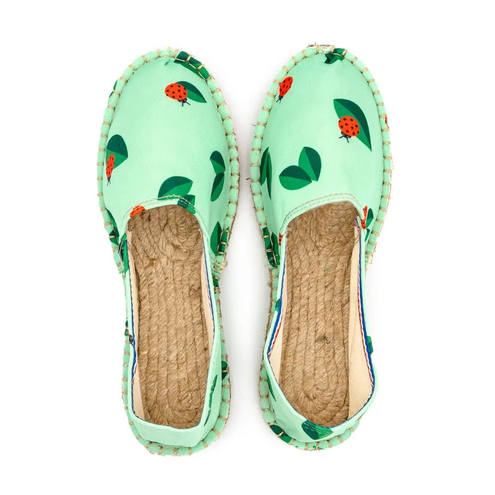 Vue de haut de l'espadrille coccinelle