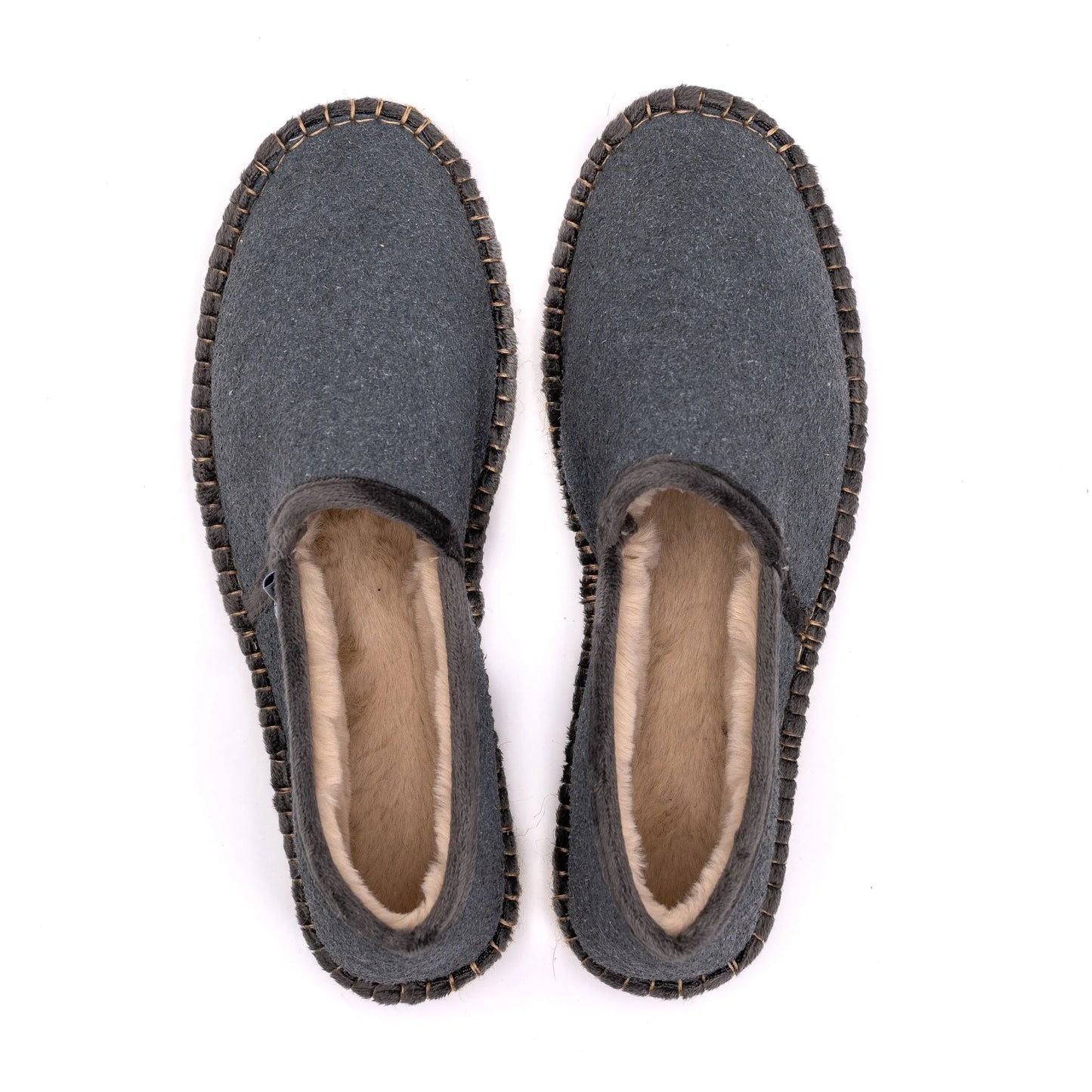 Vue de haut de l'espadrille fourrée gris anthracite made in France