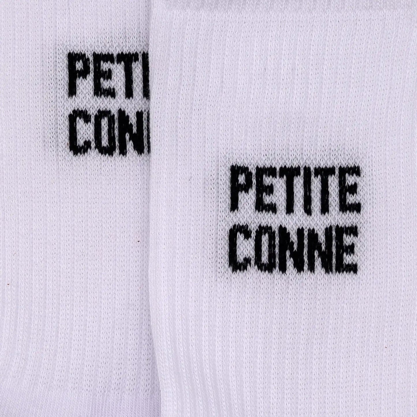 Chaussettes originales à message "petite conne" 